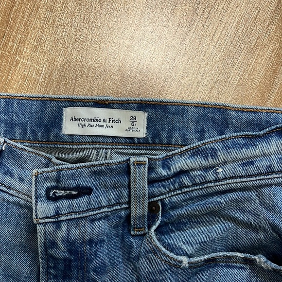 A&F High Rise Mom Jean - Picture 3 of 6